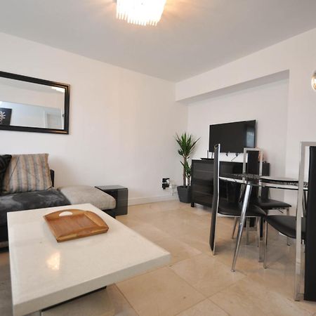Modern 2 Bed Apartment Luton  Extérieur photo